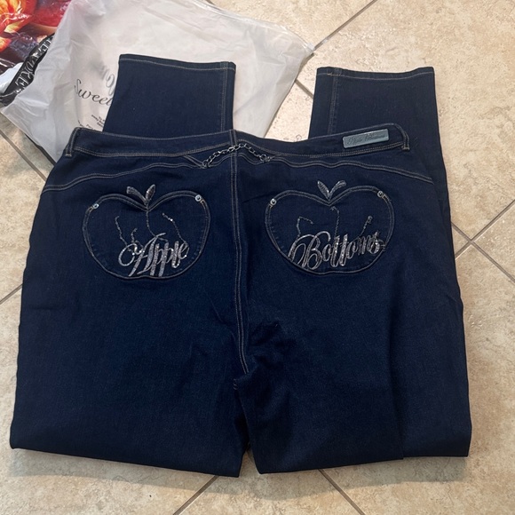 NWT Apple Bottoms Women's Jeans PLUS 20 - Picture 1 of 9